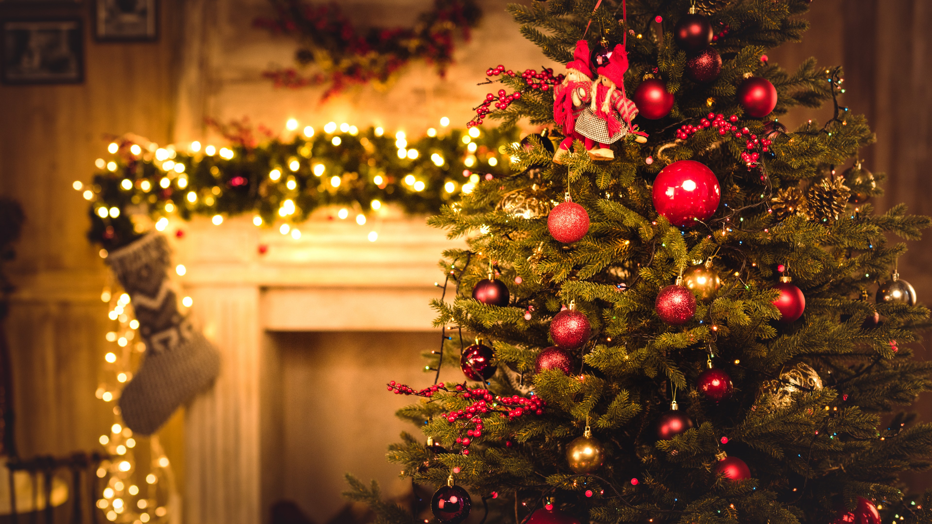 Noel: Bạn đã sẵn sàng để chìm đắm trong không khí lễ hội Noel rực rỡ? Xem ảnh và cảm nhận sự vui tươi của người dân đón chào mùa giáng sinh này, từ những ánh đèn lấp lánh đến những chiếc bánh quy thơm ngon.